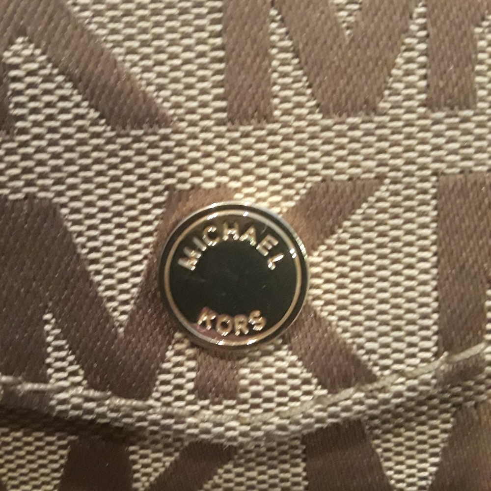 NWOT Michael Kors East West Monogrammed Voyager Tote - Picture 11 of 13